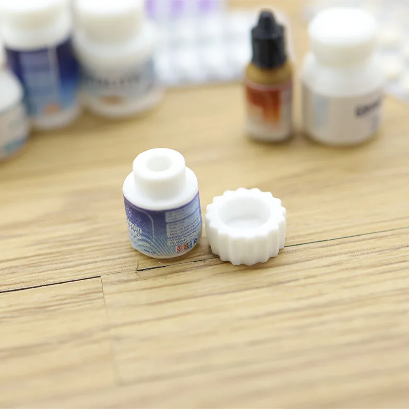 1/12 Miniature Dolls House Accessories Medicine Box with Pills Bottle Pharmacy Scene Model Ornament for Dolls Accessories Toys