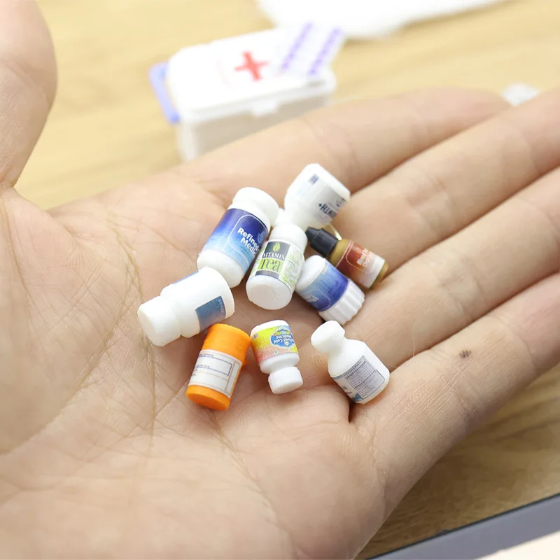 1/12 Miniature Dolls House Accessories Medicine Box with Pills Bottle Pharmacy Scene Model Ornament for Dolls Accessories Toys