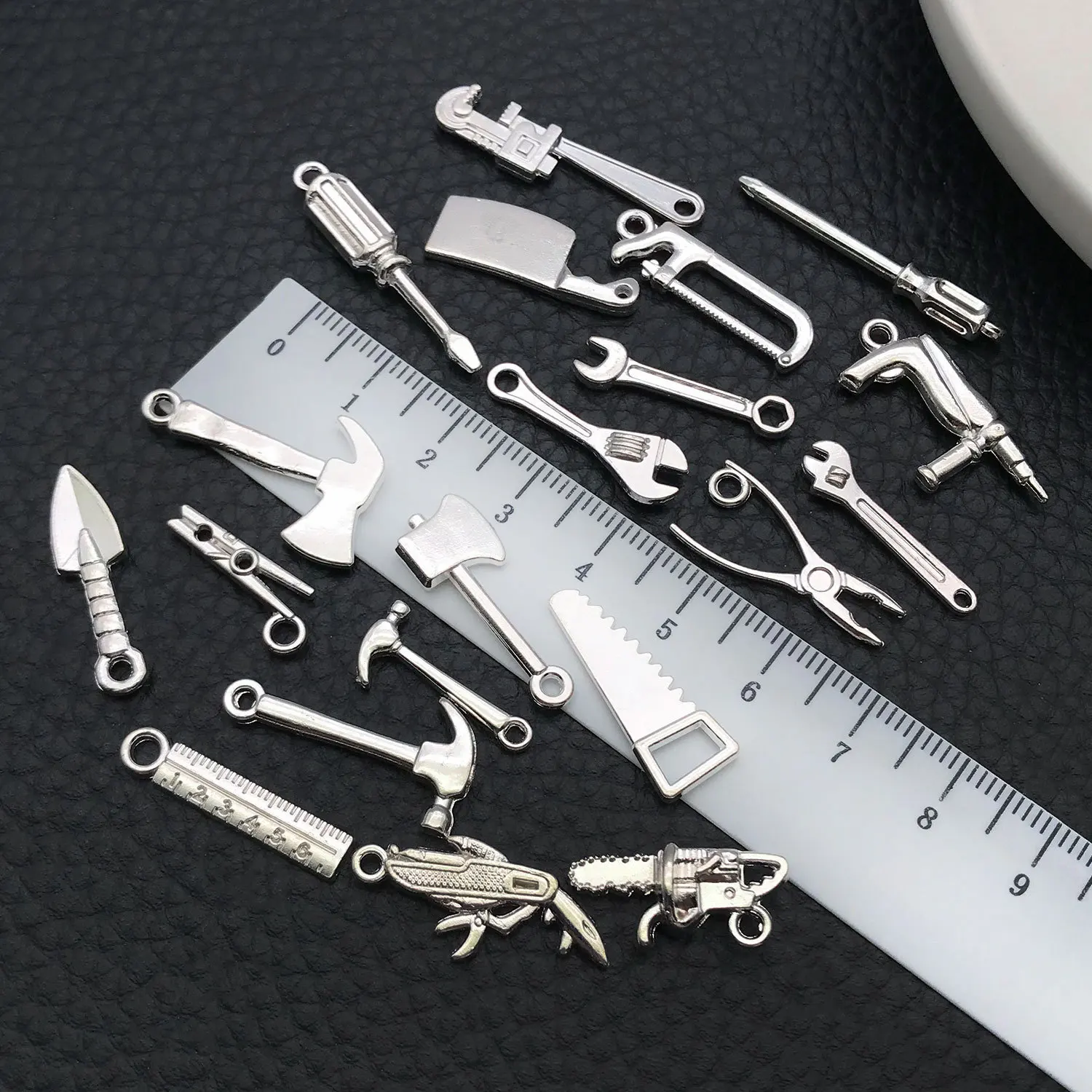 Mini Metal Hand Tool Pendants Dollhouse Hardware Accessories Vintage Alloy Miniature Tools for Doll House Decor