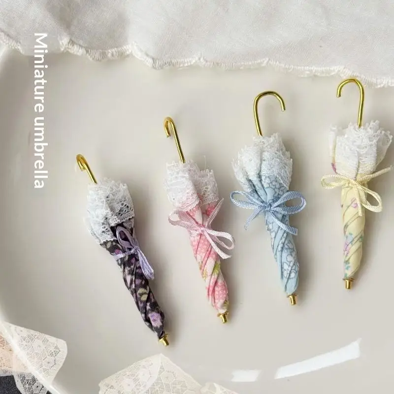 Cute Mini Doll Umbrella Creative Photo Prop Tiny Decor Umbrella Accessory for 1/12 Dollhouse Decor Doll Dress Up Supply