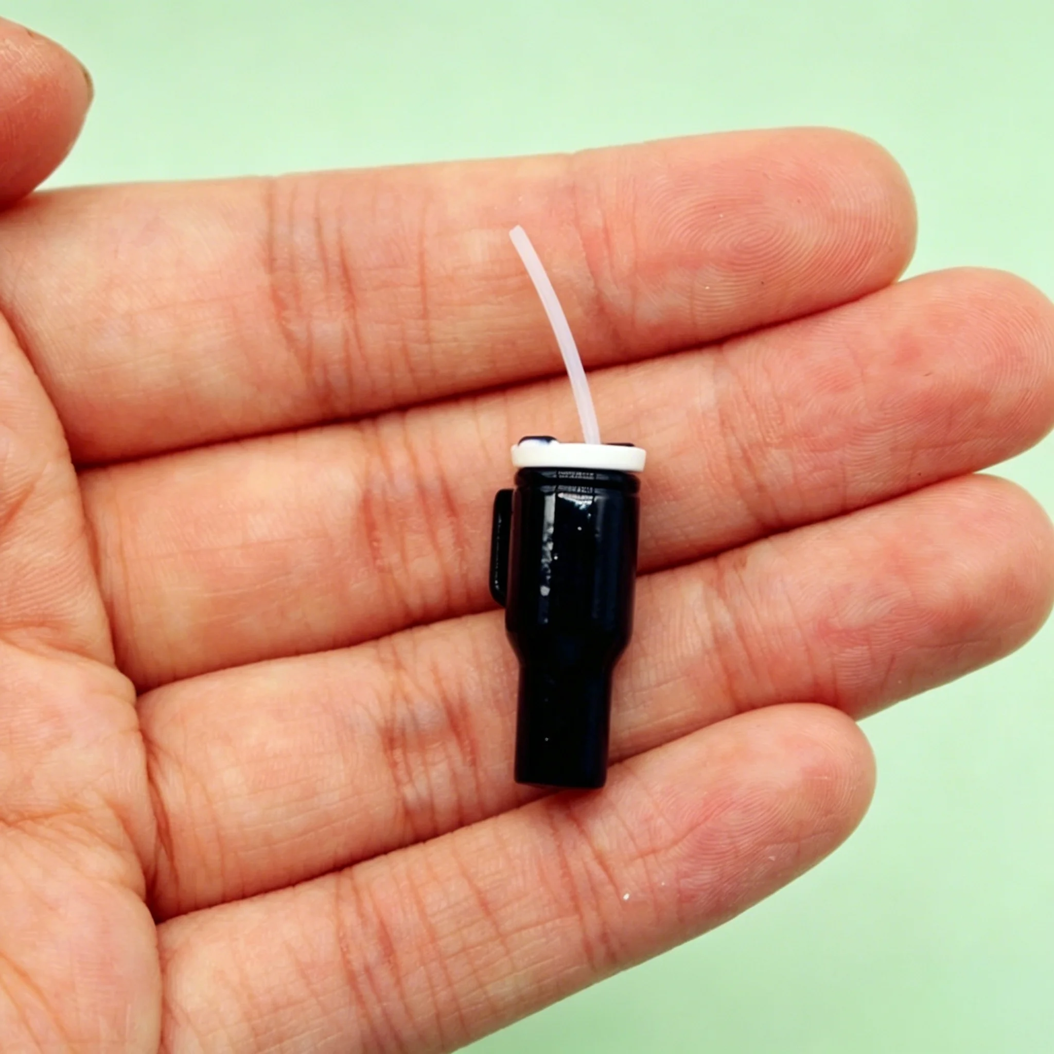 1/12 Scale Dollhouse Mini Simulation Tumbler Cup With Straw Mini Insulated Water Cup Pretend Play Doll Accessory