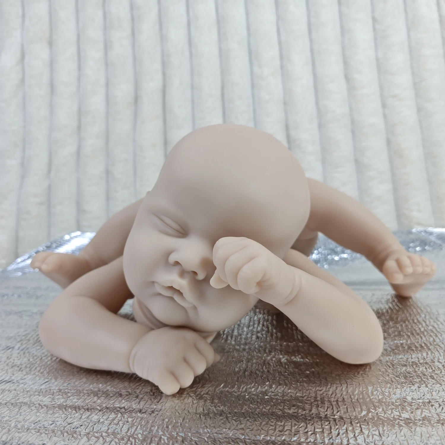 18 Inches Blank Vinyl Reborn Doll Kit Quinbee Sleeping Newborn Doll Molds Unpainted Doll Parts With Cloth Body