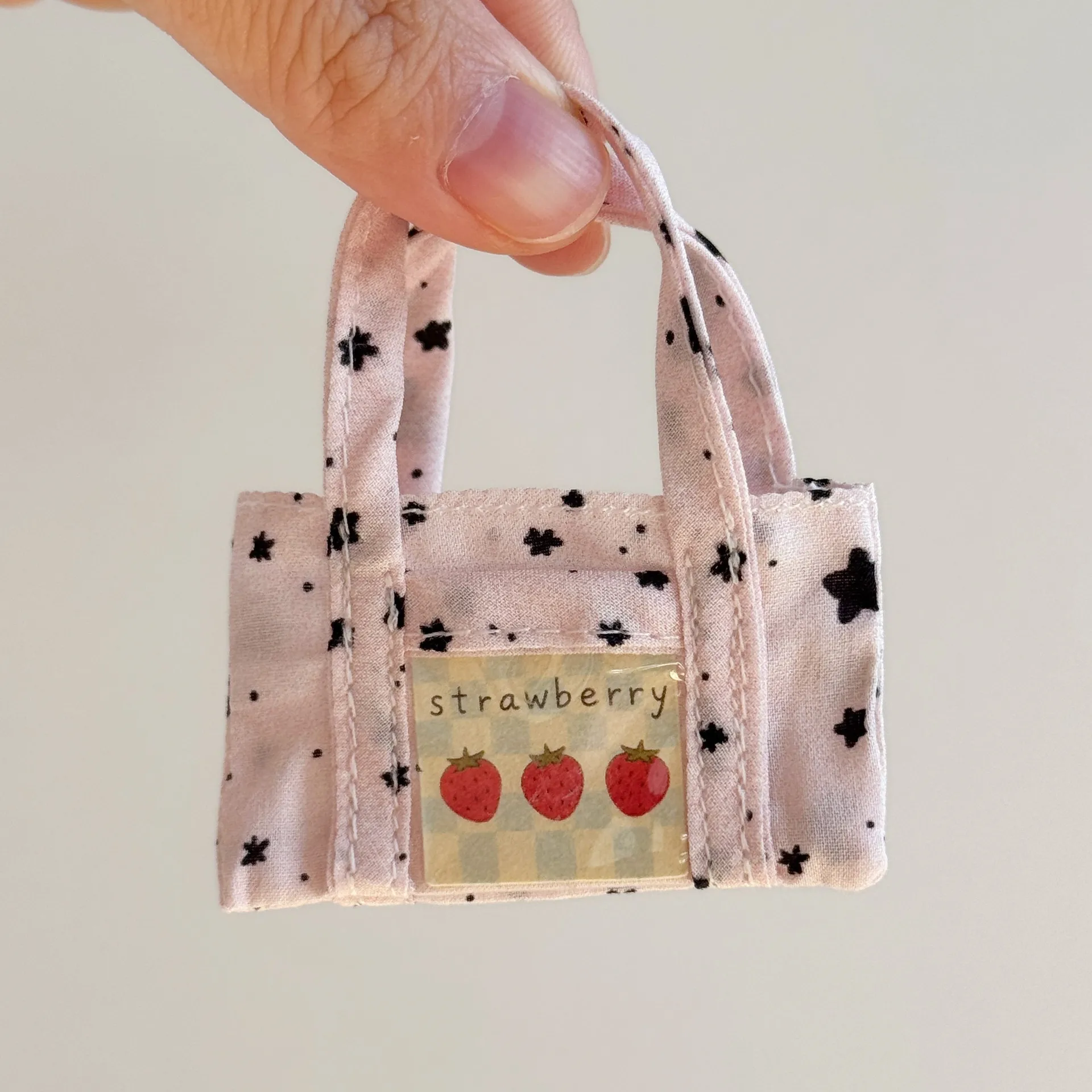 Cute Polka Dot Mini Doll Handbag, Strawberry Fabric Tote Bag Fits 10cm 1/8 BJD Zsiga Yuy, Doll Dress-up Accessories