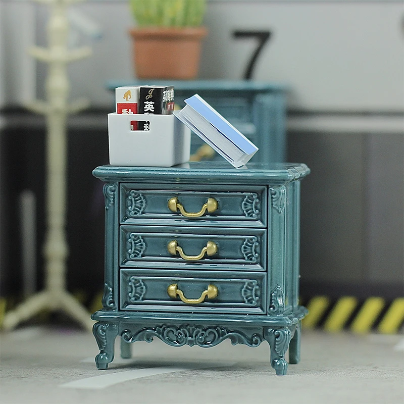 1Pc Dollhouse Furniture Ornaments Mini European Style Retro High And Low Cabinet Model Shooting Scene Props