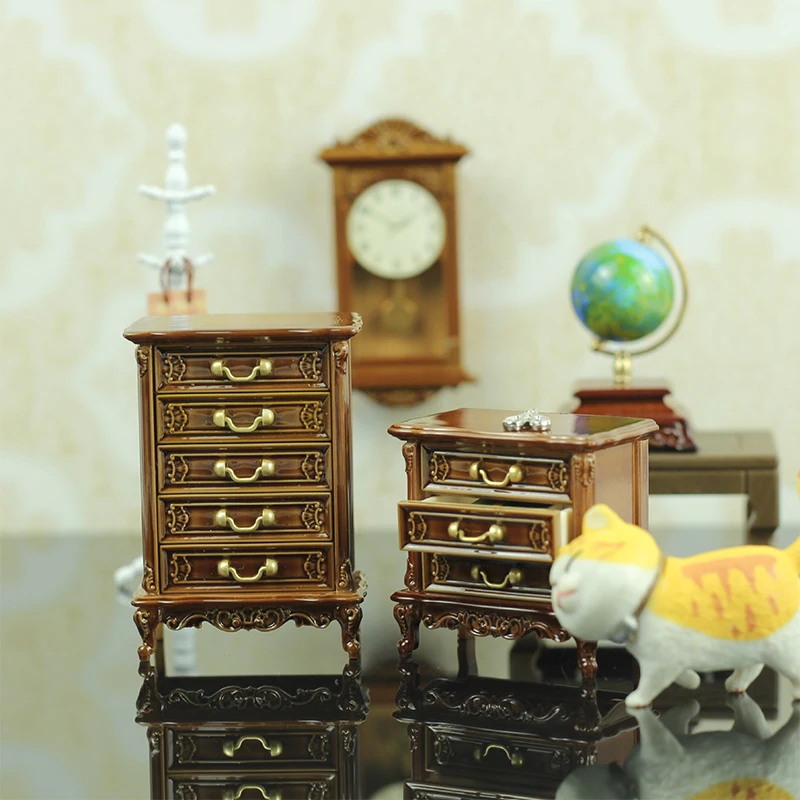 1Pc Dollhouse Furniture Ornaments Mini European Style Retro High And Low Cabinet Model Shooting Scene Props