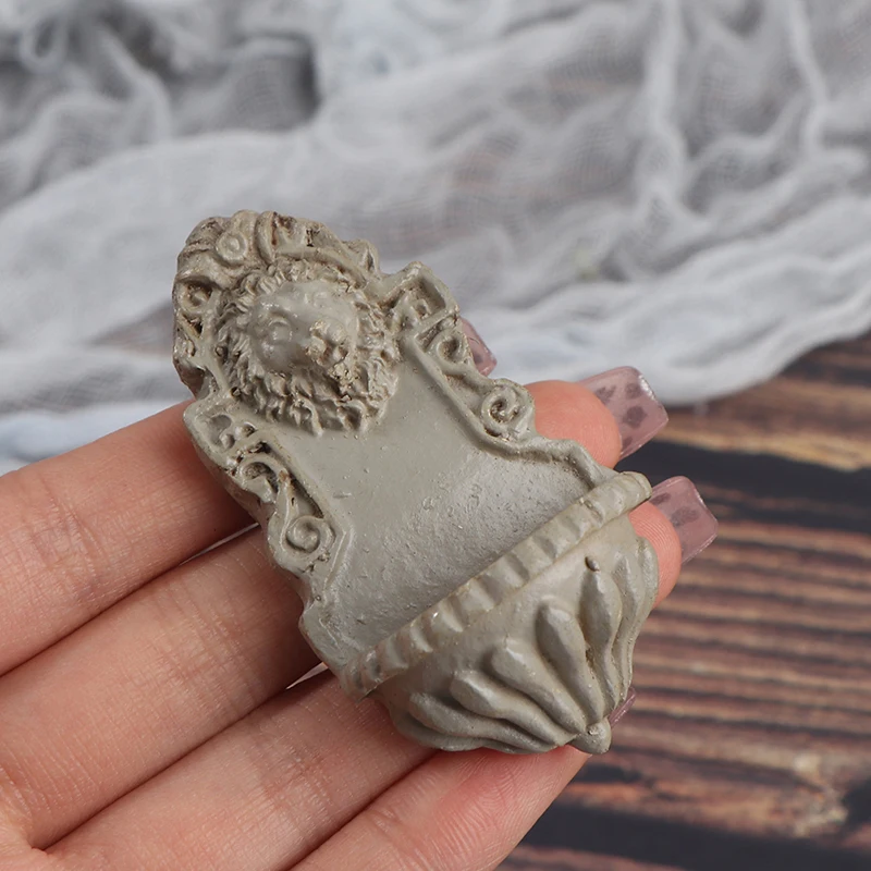 New Hot!1pc Dollhouse Miniature Garden Pool Mini Lion Head Wall Decor Pool Garden Decor Doll House Accessories Kid Toy Gifts