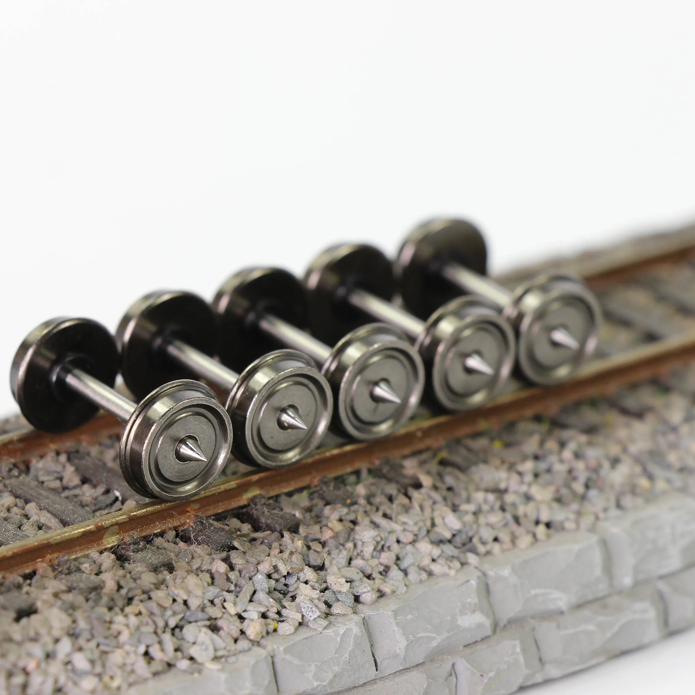 Evemodel Wheelsets 24pcs 1:87 HO Scale 33" Metal DC Wheels for Model Trains Wheelset C8725