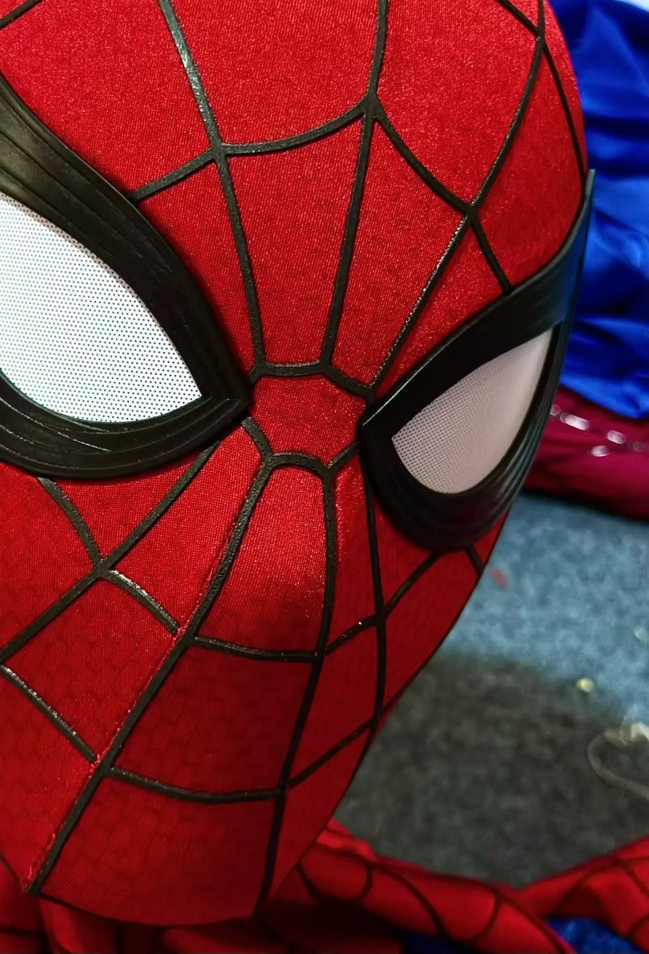 In Stock Spider-Man: Brand New Day Adult Cosplay Mask With Magnetic Back Cover 3d Webbing Strips Superhero Cos Headgear Prop
