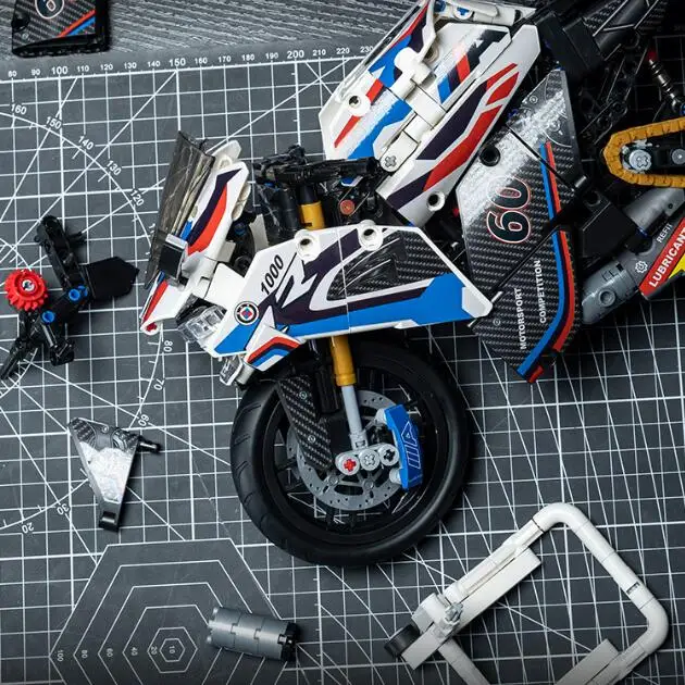 Adult Classic 1:8 Motorbike High-Tech Model Building Blocks Set Unique Motorcycle Bricks Toy Gift for Vehicle Enthusiasts