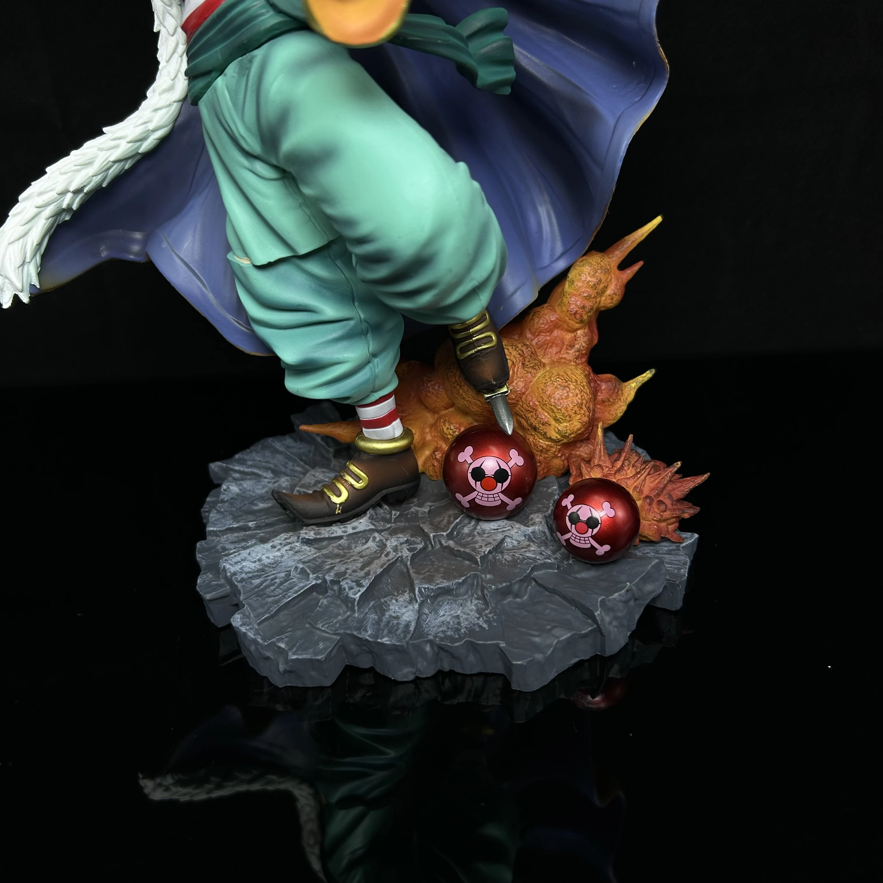 26cm/10.24in One Piece Buggy The Man of the Grand Line Four Emperor Model Statue Anime Figure