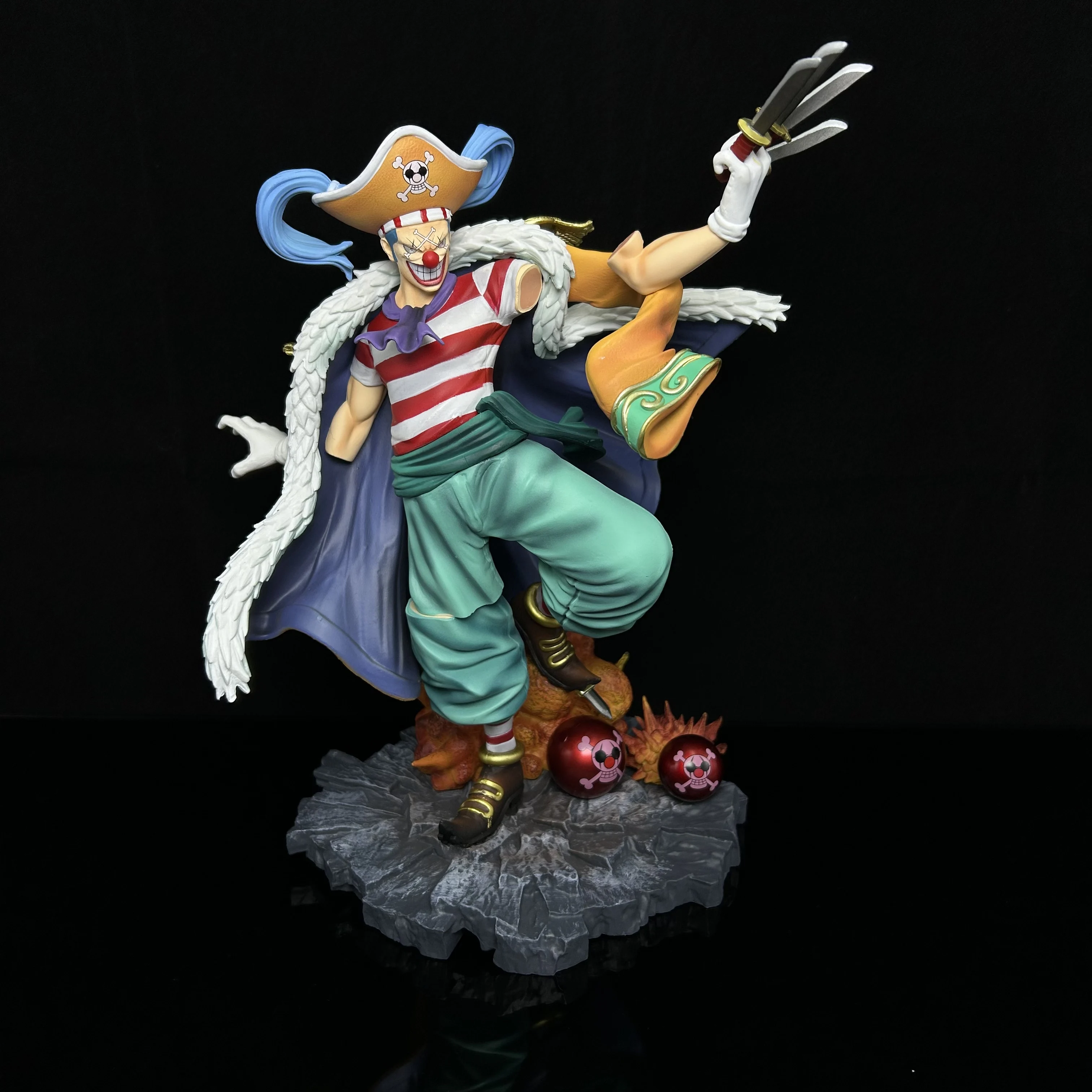 26cm/10.24in One Piece Buggy The Man of the Grand Line Four Emperor Model Statue Anime Figure