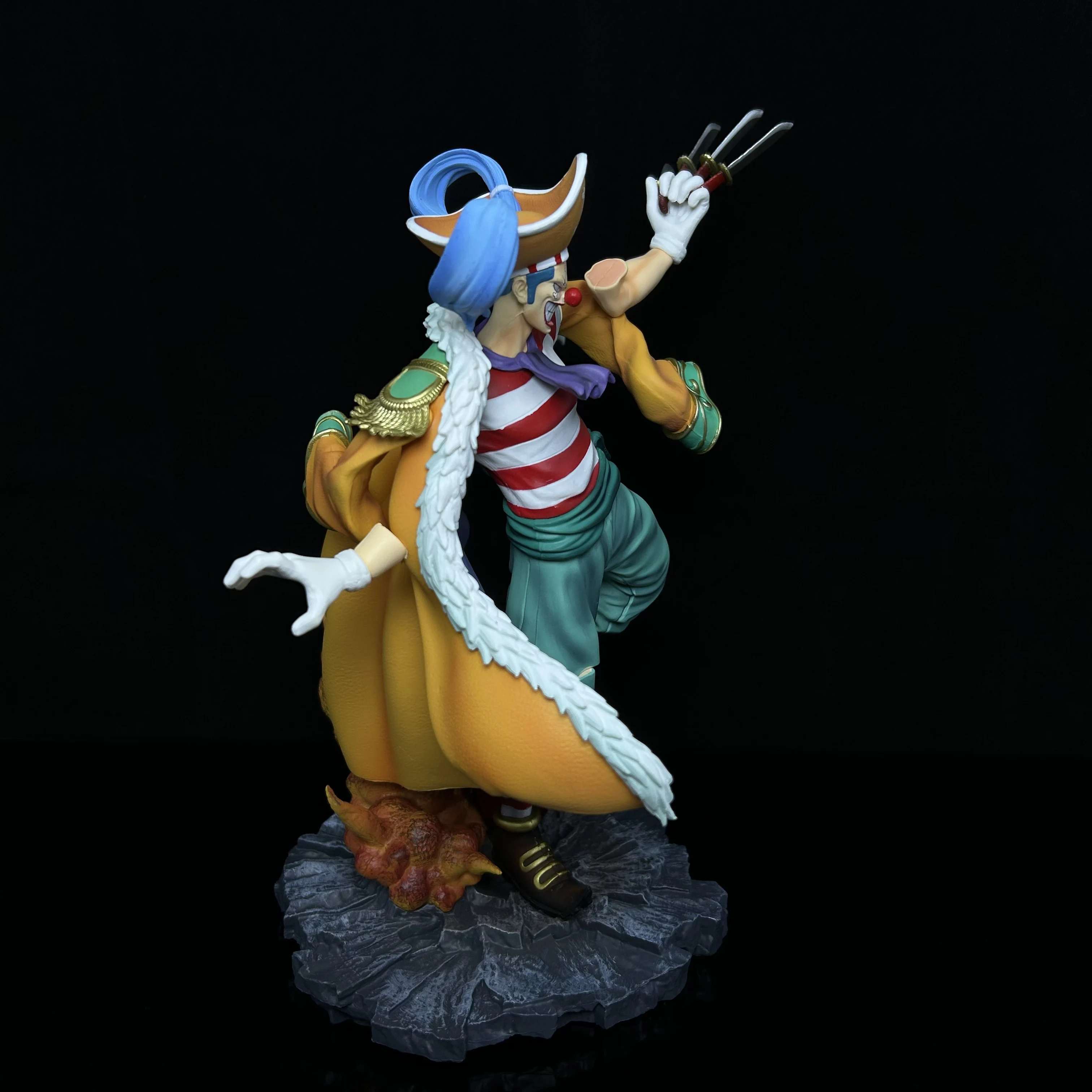 26cm/10.24in One Piece Buggy The Man of the Grand Line Four Emperor Model Statue Anime Figure