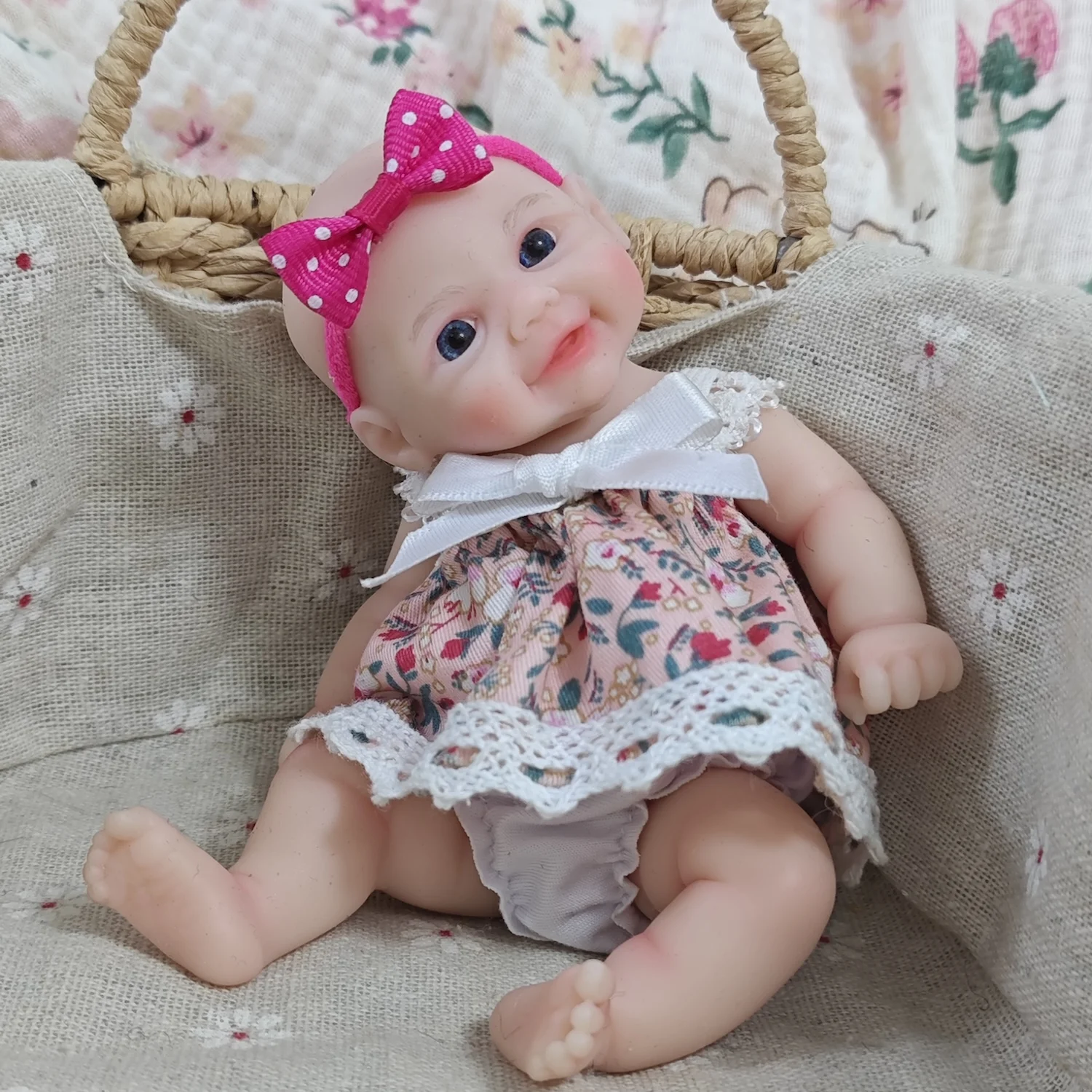 6 Inch All Silicone Reborn Doll Chubby Vivienne Lifelike Soft Solid Silicone Washable Doll Stress-relieving Collection Toys