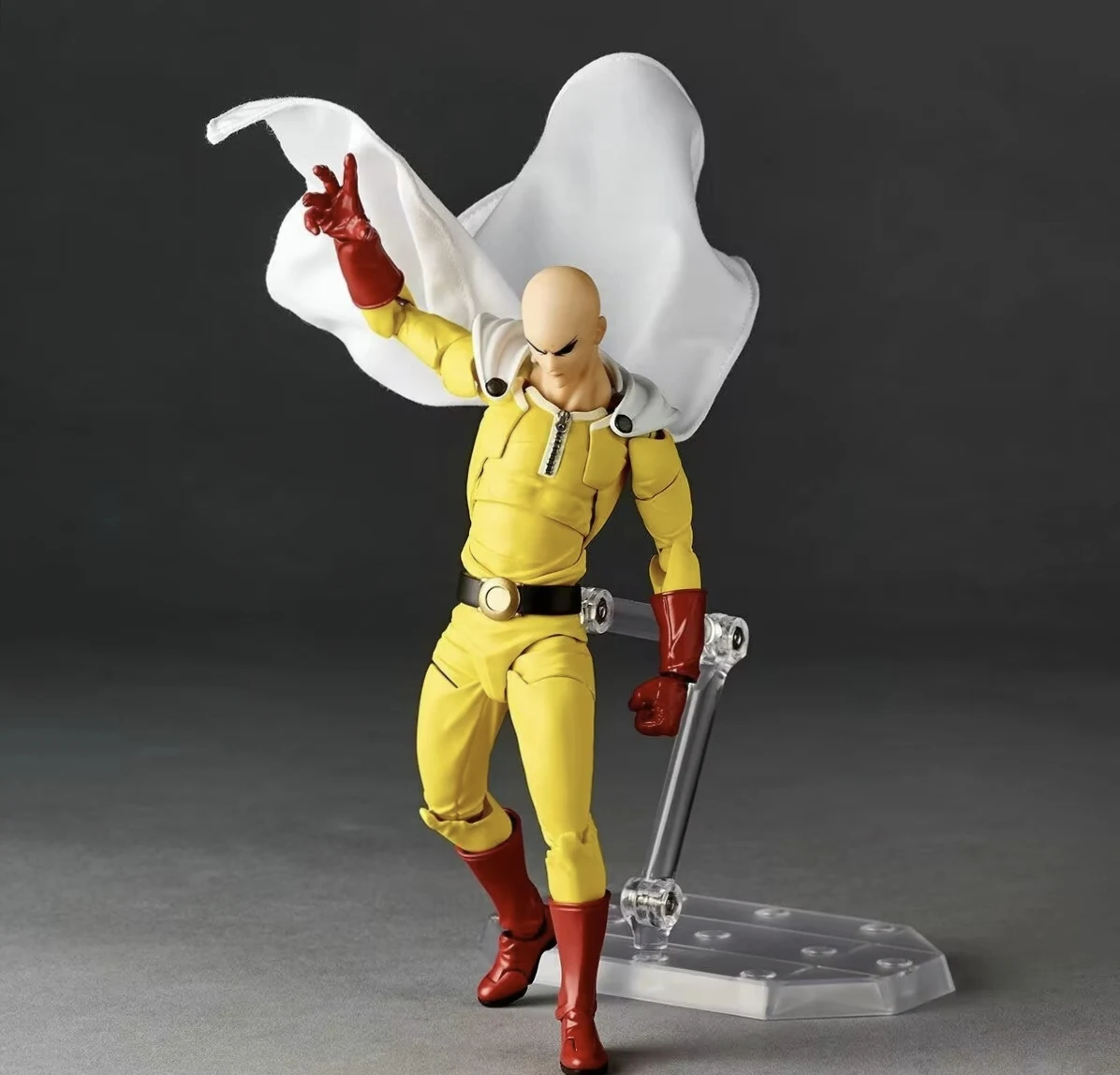 Hot One Punch Man Saitama Amazing Yamaguchi Revoltech Saitama In Stock Anime Action Collection Figures Model Toys Gifts