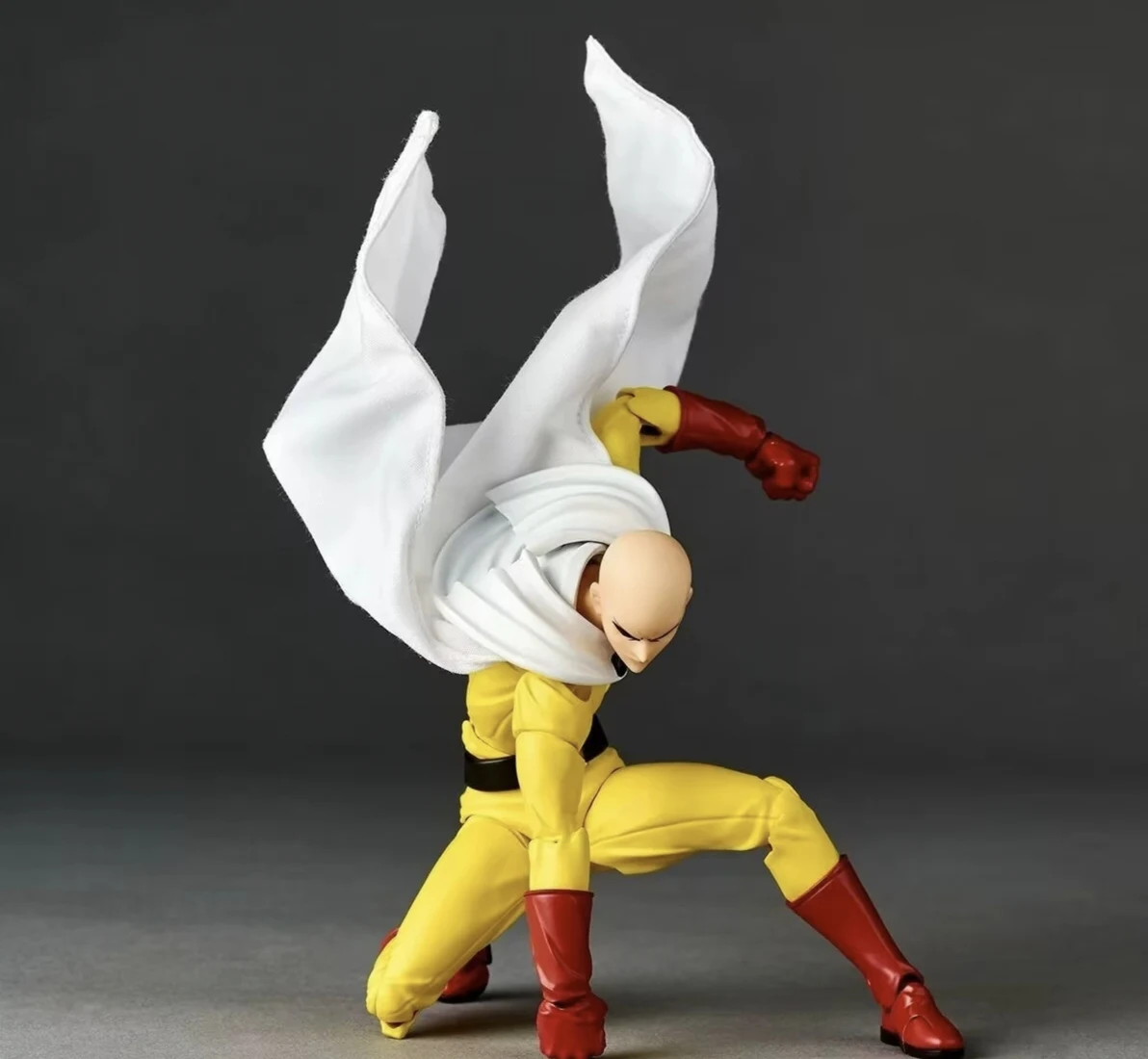 Hot One Punch Man Saitama Amazing Yamaguchi Revoltech Saitama In Stock Anime Action Collection Figures Model Toys Gifts