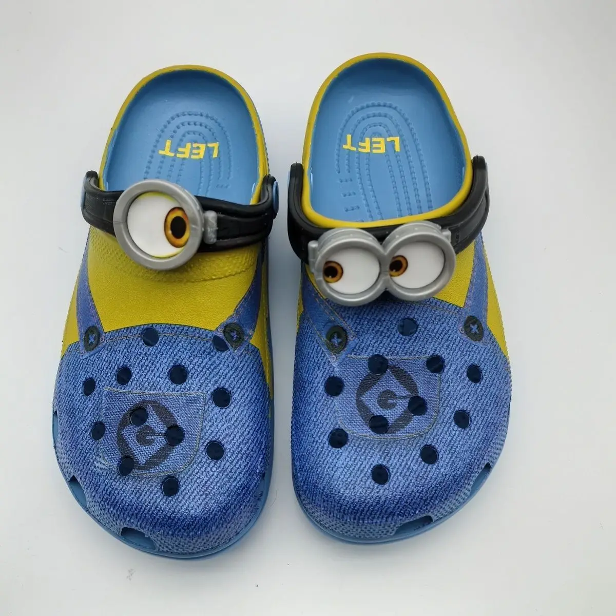 Minions joint parent-child clothing non-slip, lightweight, deodorant, wading outside wearing beach shoes, hole shoes