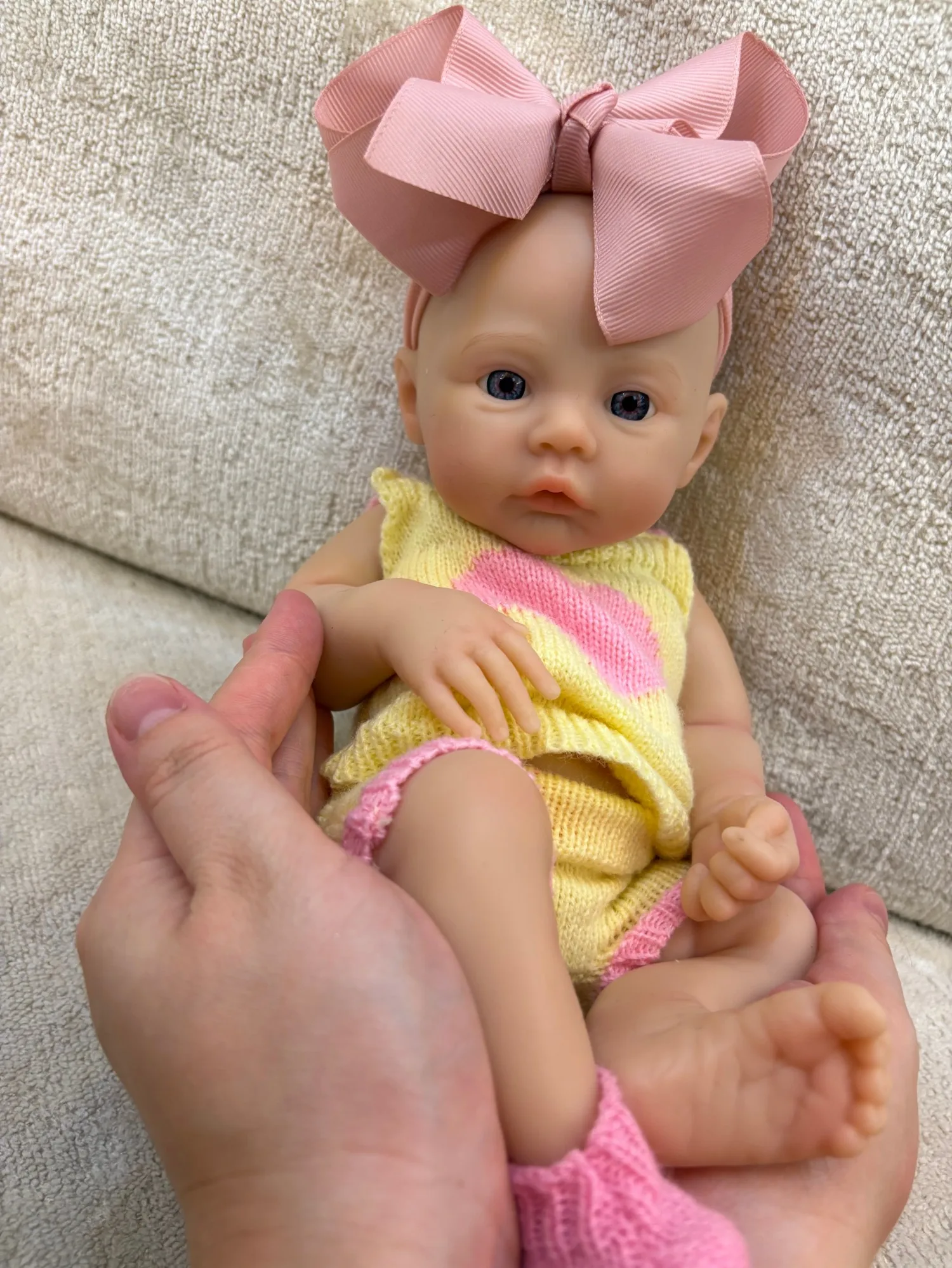 13inch Silicone Reborn Bebe Girl With 2 Sets of Outfits, Open Mouth, Waterproof, Lifelike Painted Newborn Baby Girl Toys