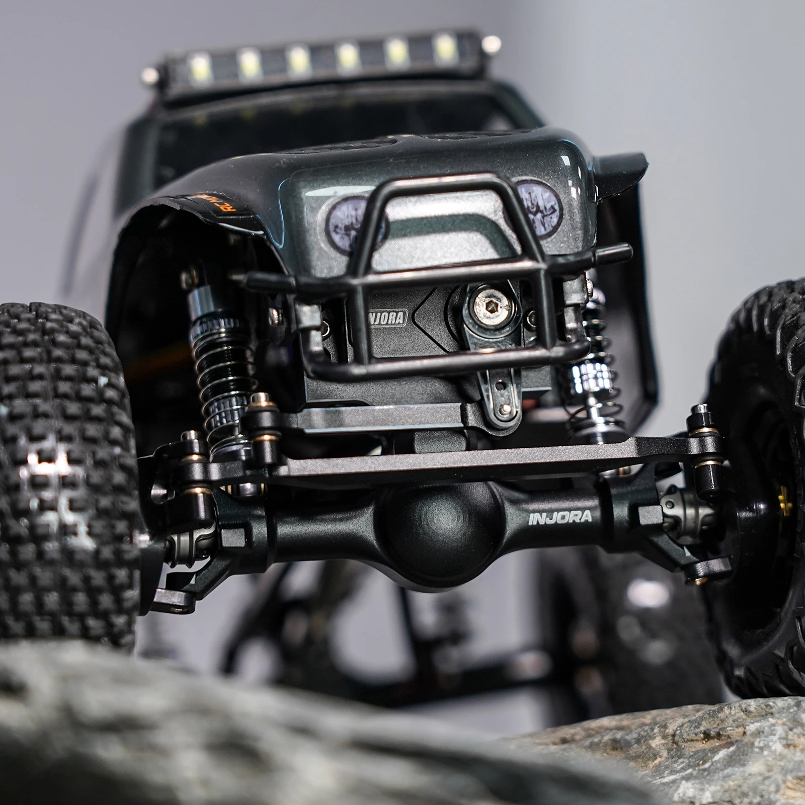 INJORA +4mm Planet Axles with Double Joint Shafts & Brass Steering Knuckles for 1/24 Axial SCX24