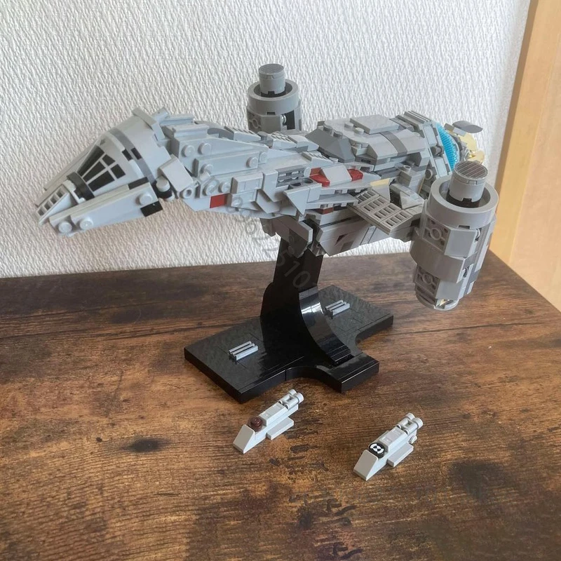 670Pcs Firefly Class Serenity Midi Scale Space War MOC SpaceShip Battle Model Building Block DIY Education Model Toy Gift