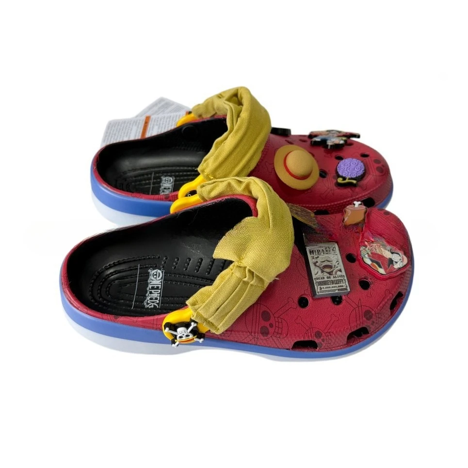 Super new One Piece collaboration cartoon hole shoes for boys and girls beach shoes with soft soles