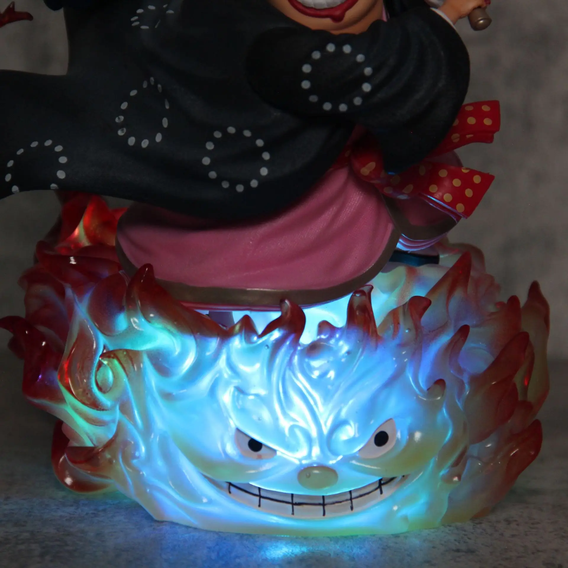 26cm ONE PIECE Four Emperor Big Mom Charlotte Linlin Anime Figure Figures Models Gk Statue Models Collectible Ornament Doll Toys