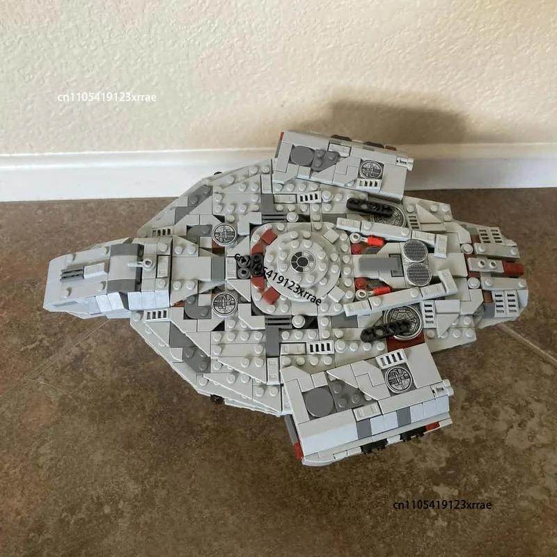 NEW Space Nine USS Defiant NX-74205 Midi-Scale Building Blocks DIY MOC Spaceship Assembly Bricks Kids Christmas Toy Gift 665Pcs