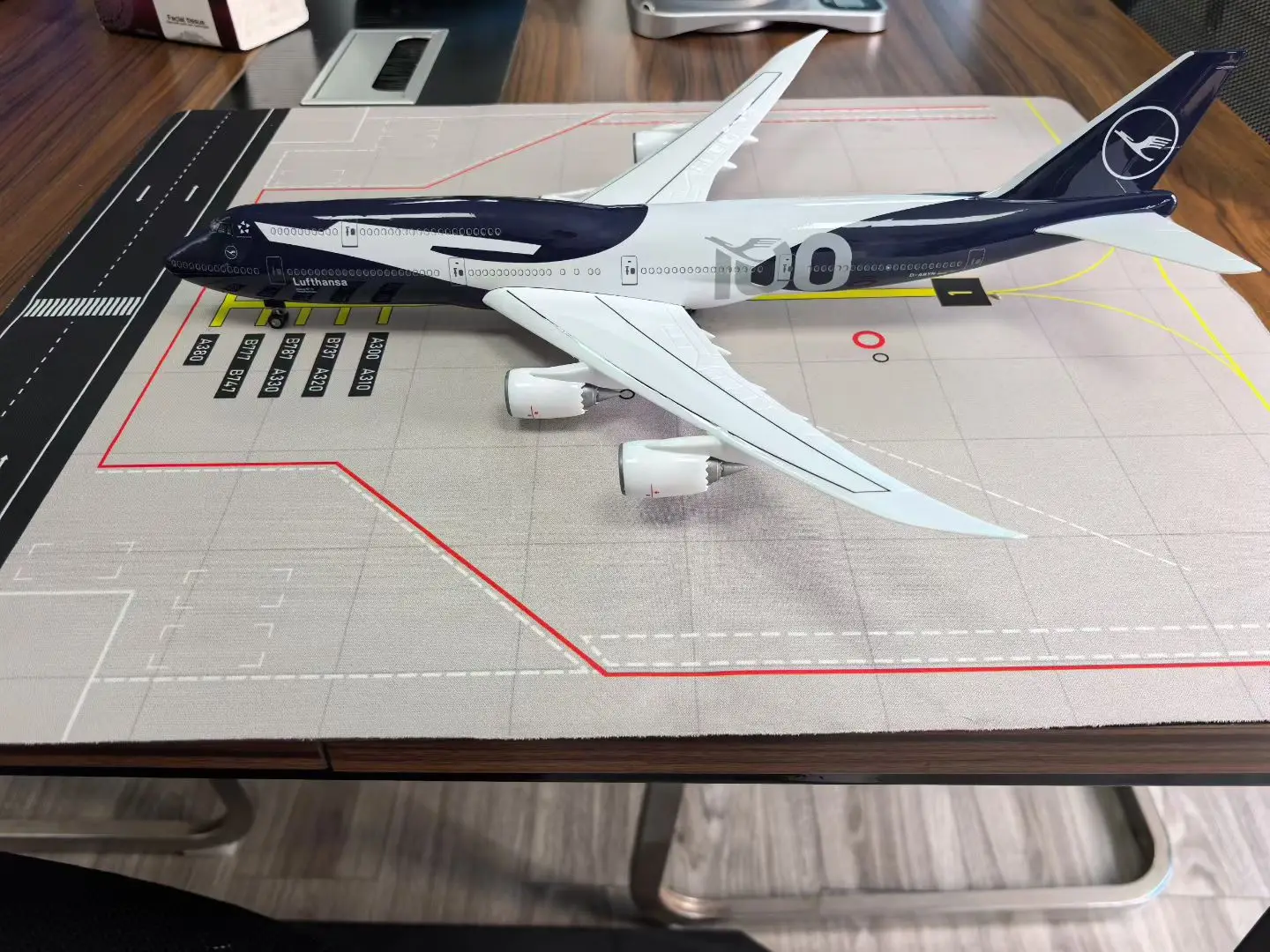 47cm Collectible Plane B747 Lufthansa 100 Years Diecast Airplane Model Kits Resin W Light and Wheel Aircraft Jet Model