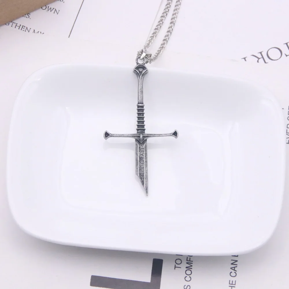 Vintage Narsil Broken Sword Necklace For Men Women Moveis Jewelry Cosplay Cool Punk Sword Pendant Necklace Accessories Gift