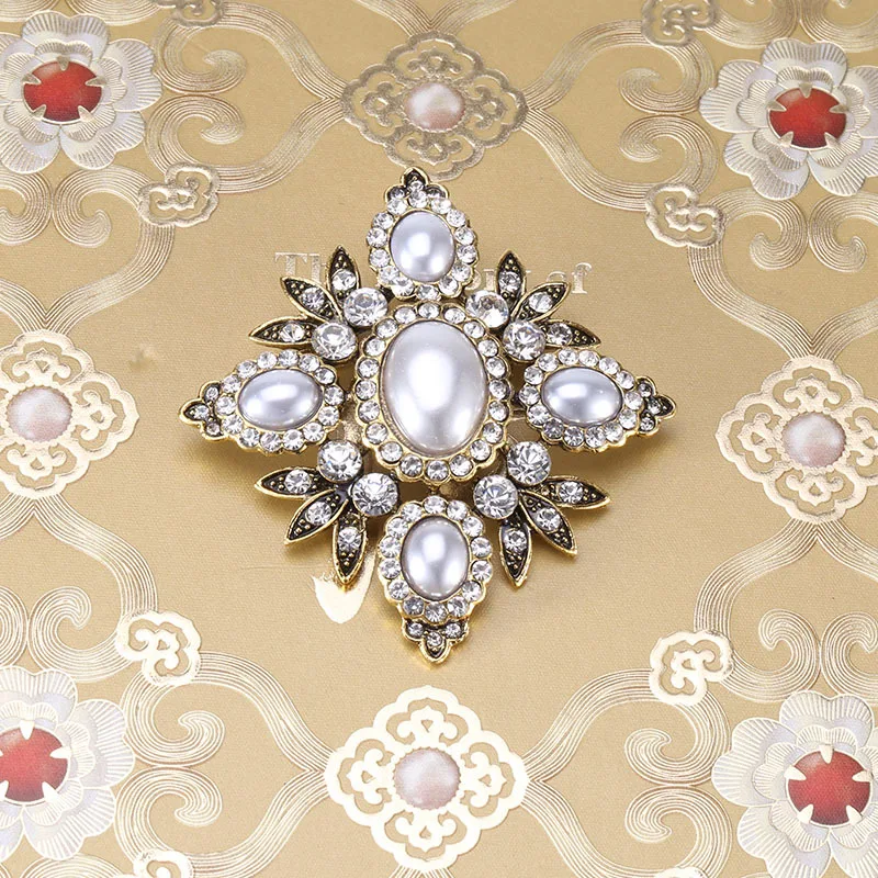Baroque Vintage Cross Pearl Rhinestone Brooches Pins For Women Lady Luxury Exquitsite Badges Retro Wedding Party Corsage Brooch
