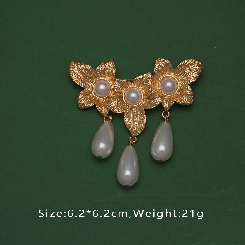 Baroque French Retro Pearl Exquisite Brooch Pin Summer Skirt Badge Bag Brooches For Woman Party Accessories