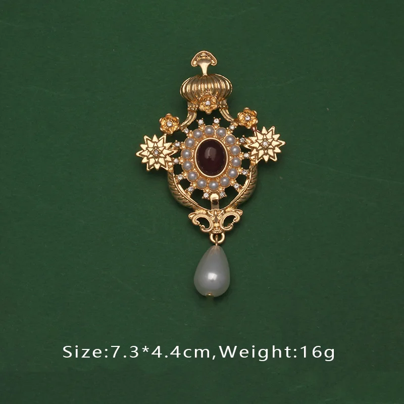 Baroque French Retro Pearl Exquisite Brooch Pin Summer Skirt Badge Bag Brooches For Woman Party Accessories