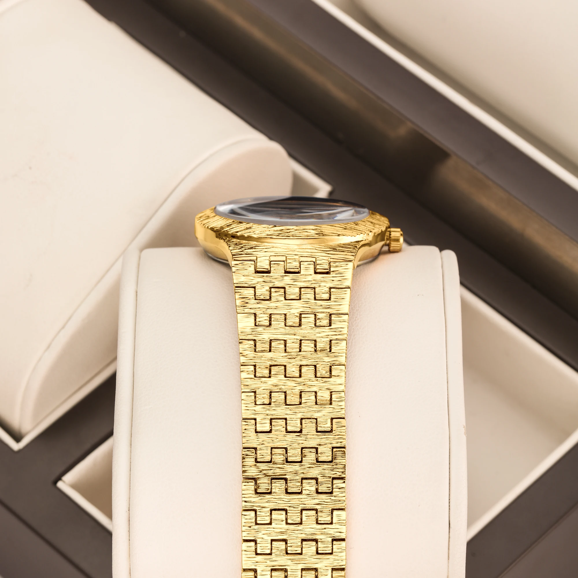 YaLaLuSi Brand Women's Fashionable Minimalist Bracelet Watch - Water-Resistant Quartz Timepiece Gift Reloj Mujer Ladies Girl