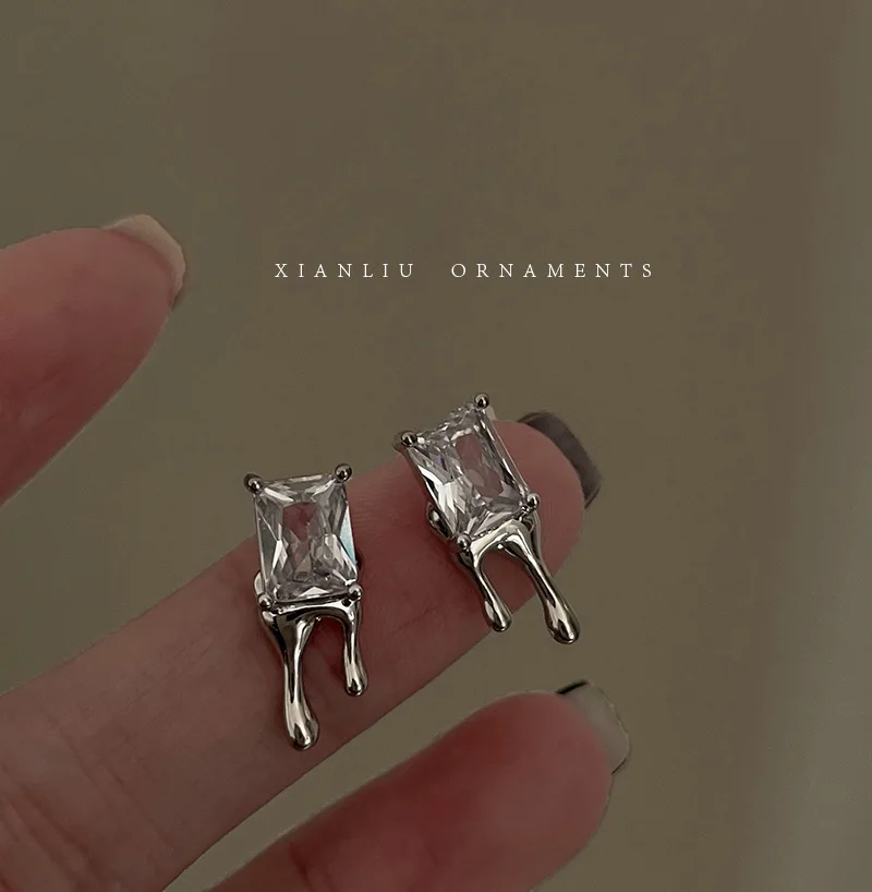 XIYANIKE Sexy Lava Square Zircon Stud Earrings For Women Girl Luxury New Fashion Vintage Ear Jewelry Party Gift pendientes mujer