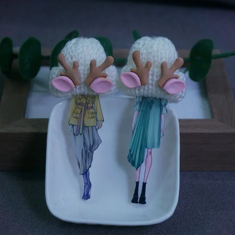 2Pcs/Lot Fashion Brooch For Woman Girl Cute Acrylic Brooch Pins Badge Clothing Accessories High Quality Gifts