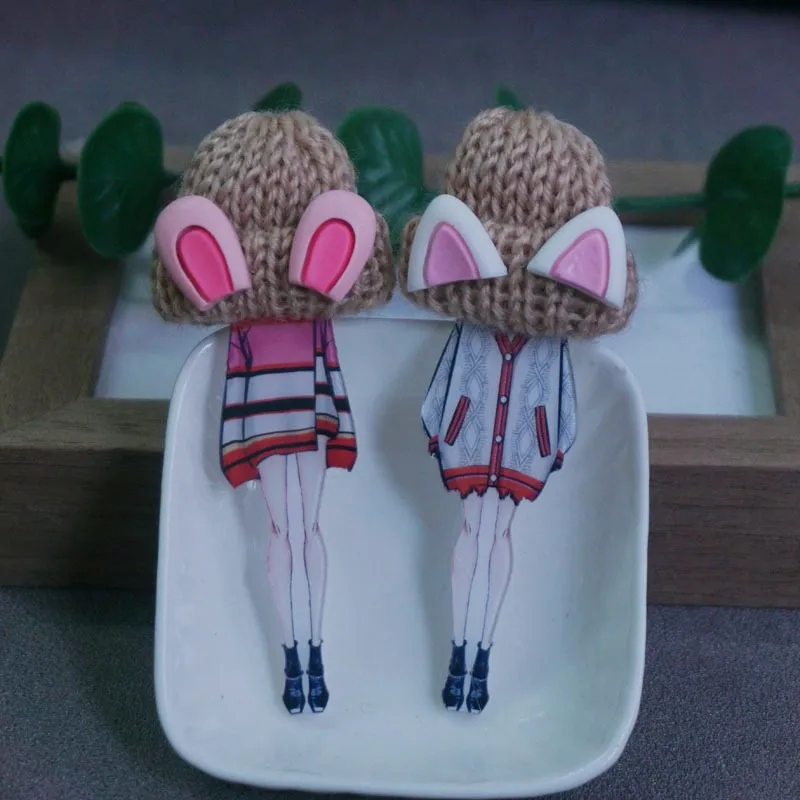 2Pcs/Lot Fashion Brooch For Woman Girl Cute Acrylic Brooch Pins Badge Clothing Accessories High Quality Gifts
