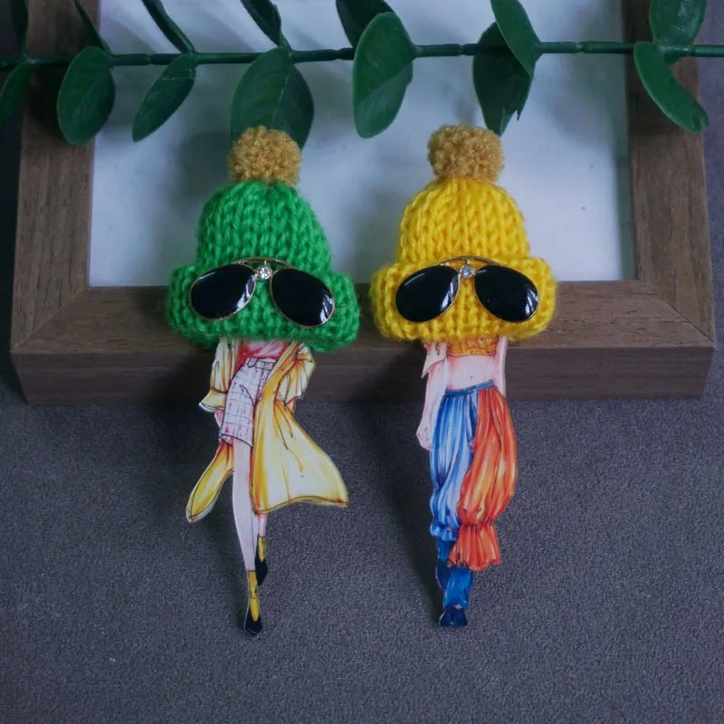 2Pcs/Lot Fashion Brooch For Woman Girl Cute Acrylic Brooch Pins Badge Clothing Accessories High Quality Gifts
