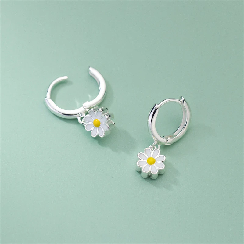 Sweet Daisy Flower Hoop Earrings For Women 2023 New Fashion Round Earrings For Wedding Party Korean Temperament Ear Jewelry A-