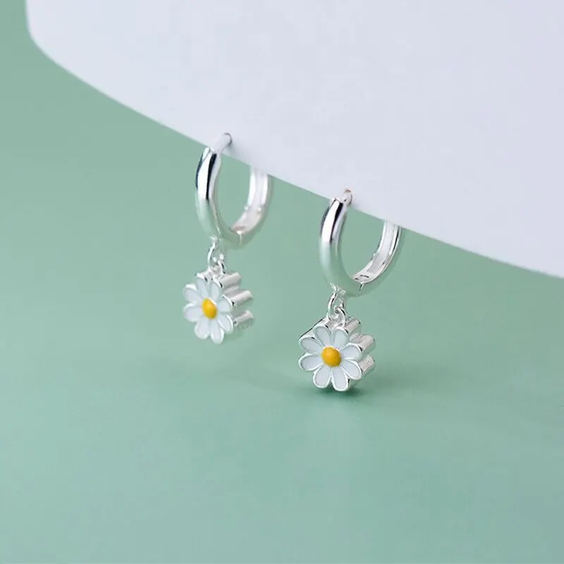Sweet Daisy Flower Hoop Earrings For Women 2023 New Fashion Round Earrings For Wedding Party Korean Temperament Ear Jewelry A-