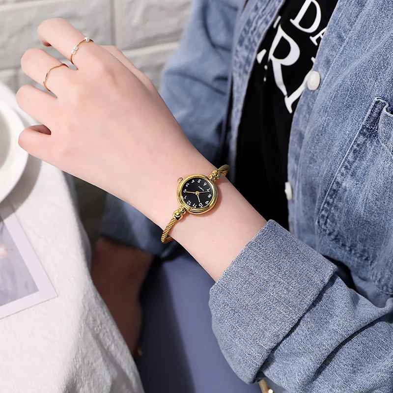 YIKAZE Women Bracelet Watch Retro Gold Bangle Women Watches Stainless Steel Retro Ladies Quartz Wristwatch Clock Dress Watch