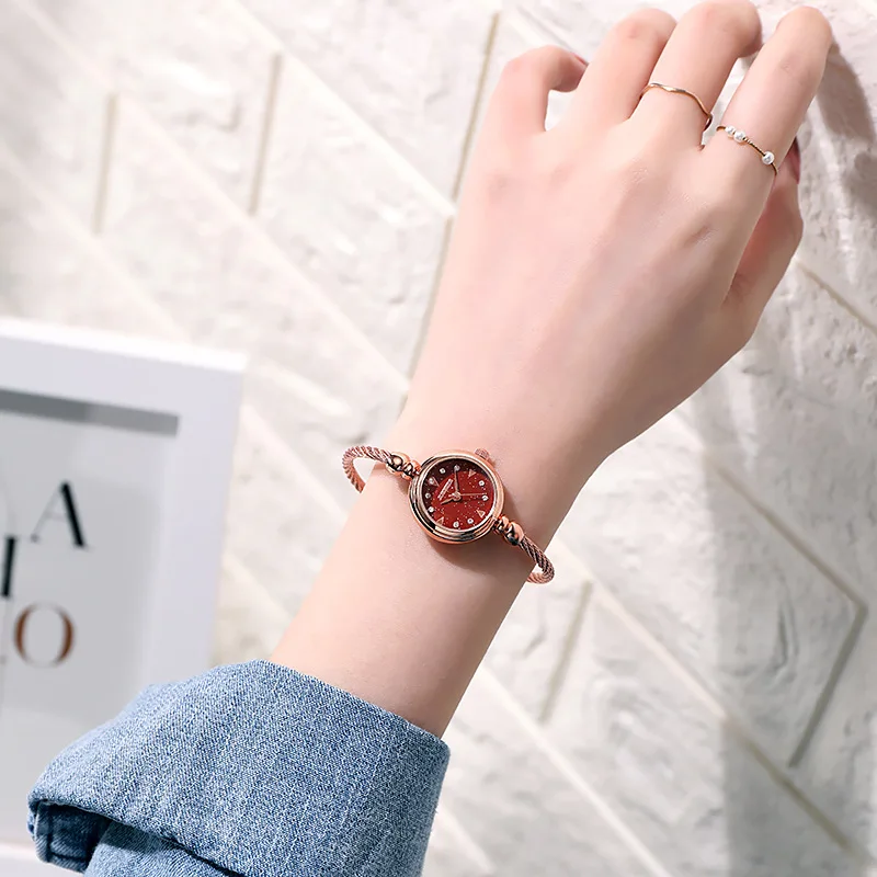 YIKAZE Women Bracelet Watch Retro Gold Bangle Women Watches Stainless Steel Retro Ladies Quartz Wristwatch Clock Dress Watch
