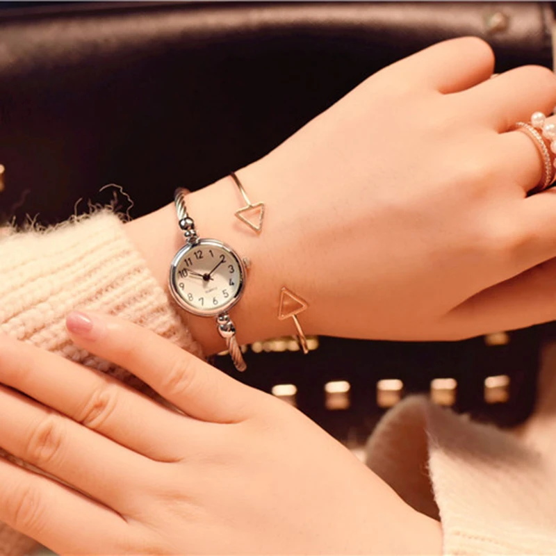 YIKAZE Women Bracelet Watch Retro Gold Bangle Women Watches Stainless Steel Retro Ladies Quartz Wristwatch Clock Dress Watch