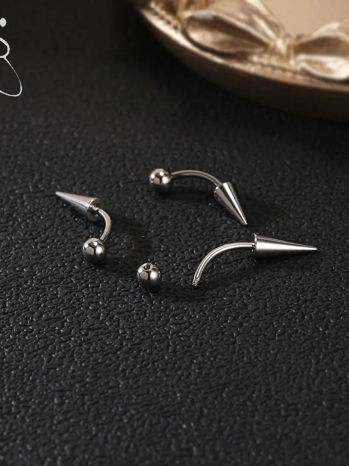 ZS 10Pcs/lot 16G Spike Curved Barbell Eyebrow Ring Internally Threaded Eyebrow Piercing Cone Helix Earring 6/8/10mm Lip Piercing