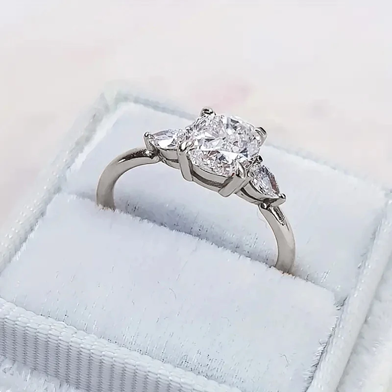 Huitan Cushion Shaped Cubic Zirconia Rings for Women Fashion Contracted Design Wedding Accessories Engagement Rings Hot Jewelry