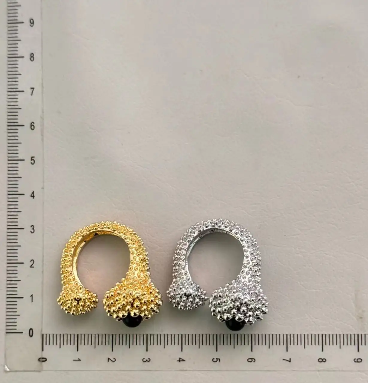Vintage Gold Plated Black Agate Metal Chunky Open Rings for Women Girls Exaggerated Charm Party Jewelry Accessory