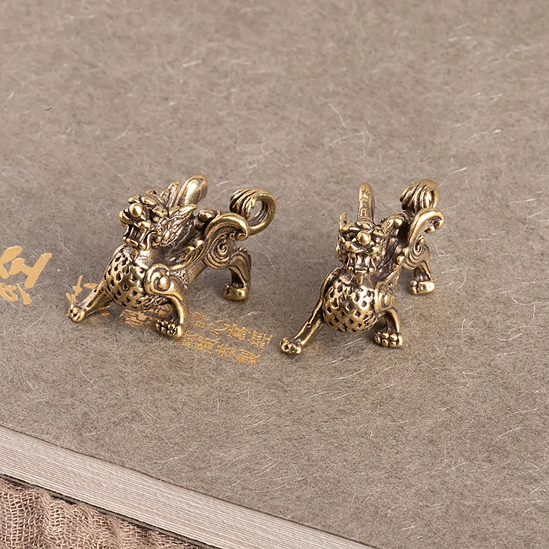 Antique Copper Chinese Mythical Beast Pixiu Miniature Figurines Ornaments Brass Lucky Animal Kirin Dragon Desktop Decorations