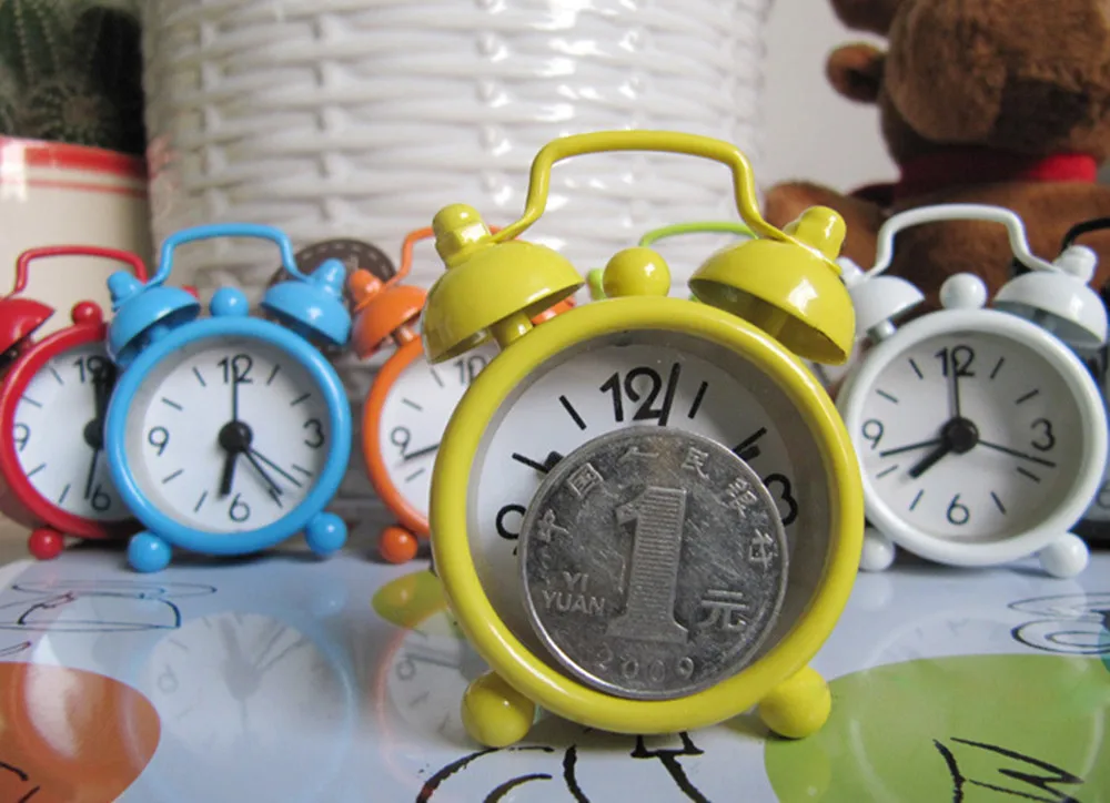 Creative Cute Mini Metal Small Alarm Clock Electronic Home Children's Room Decoration Small Alarm Clock Маленький будильник