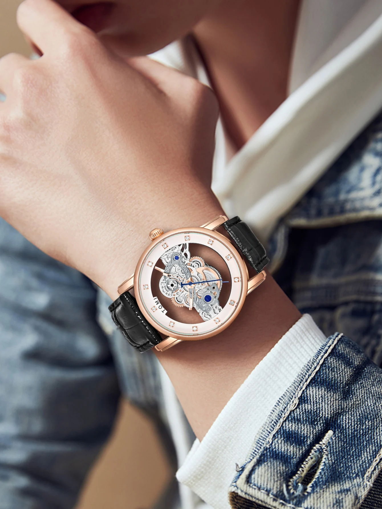 TOMI New Popular Watch Luxury Casual Men's and Women's Watch Hollow Diamond Quartz Watch