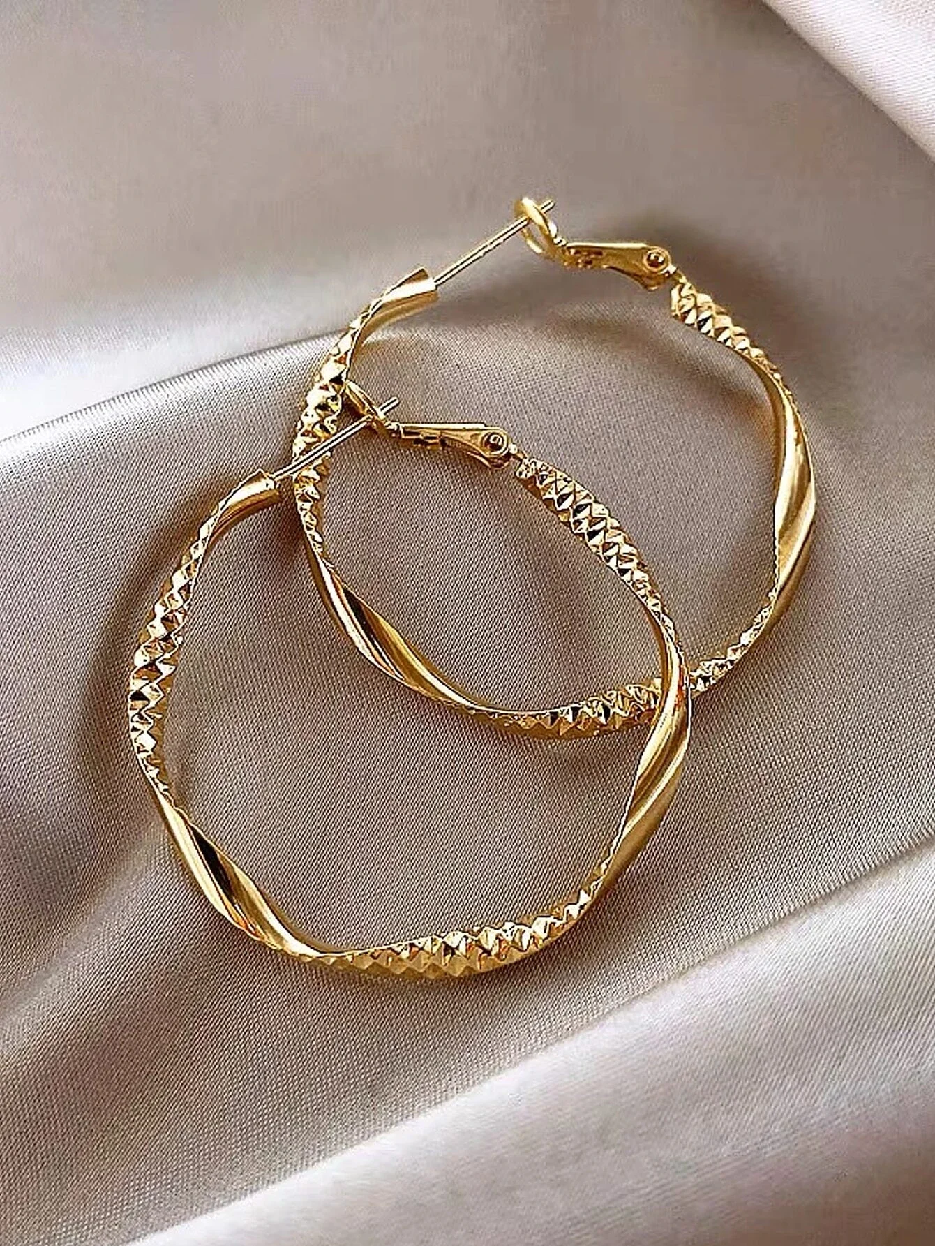 Exquisite Silky Texture Design Earrings Elegant Shape Jewelry Holiday Party Gifts for Ladies