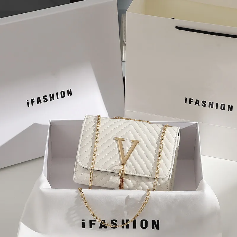 Embroidery Women Crossbody Bag Thread Luxury Handbag Shoulder Bags Brand Sequined Tassel Clutch Small Bag and Purse Party