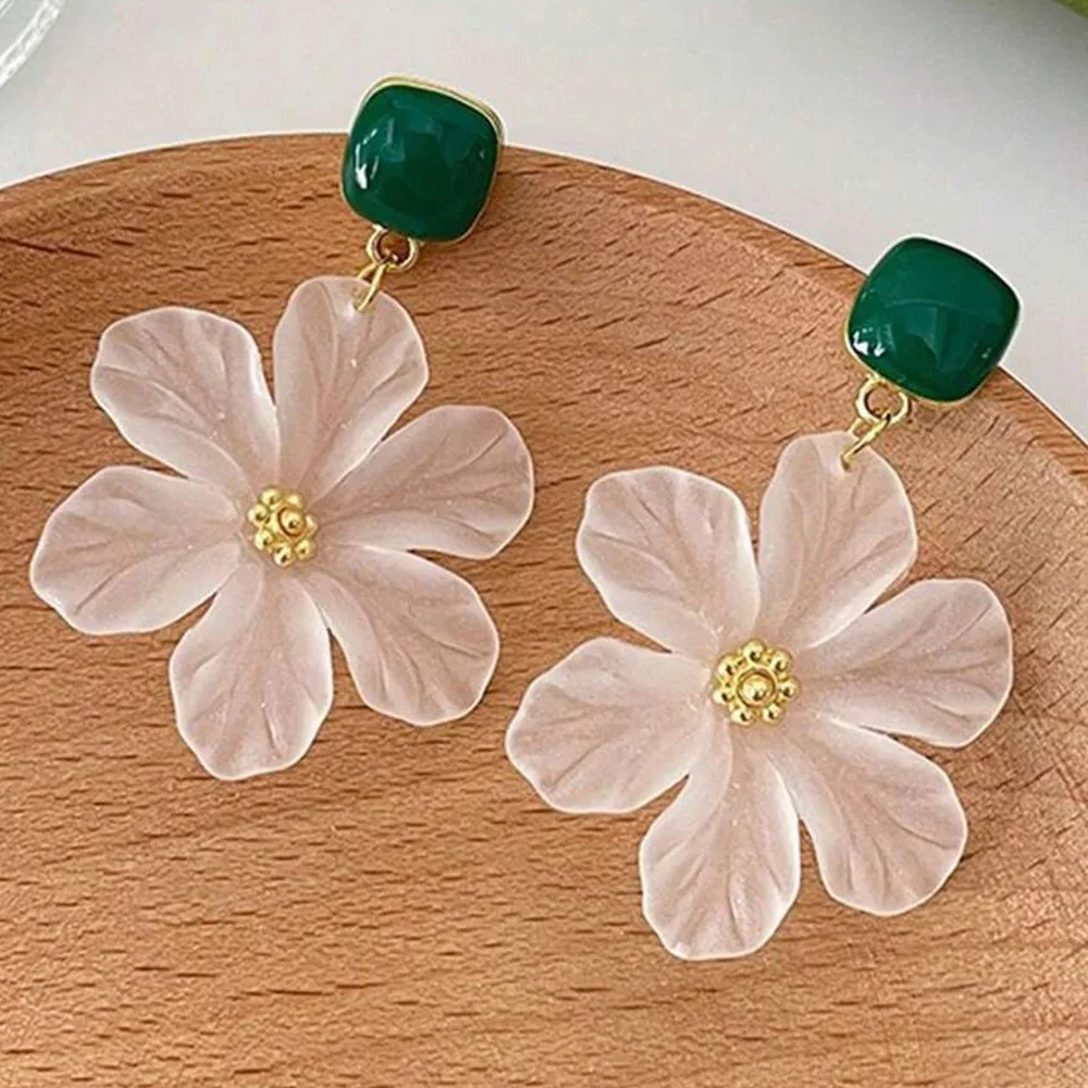 White Flower Charm Square Metal Green Epoxy Drop Earrings For Women Bohemia Romantic Camellia Flower Dangle Earrings Luxury